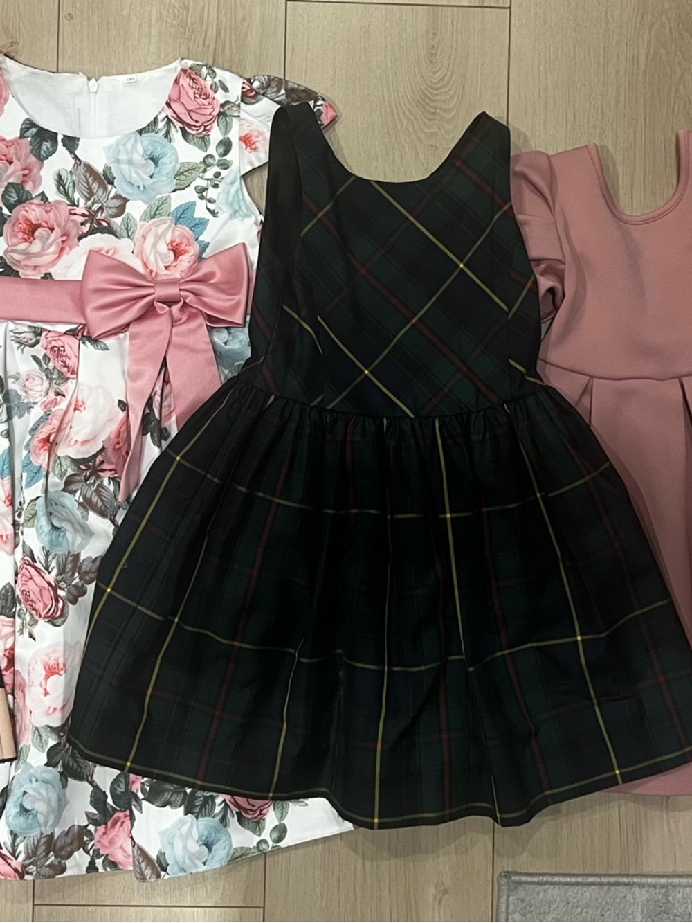 Size 5Y-6Y girls formal dresses.
